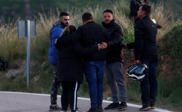 La familia de Julen, acogida en la casa de una vecina de Totalán