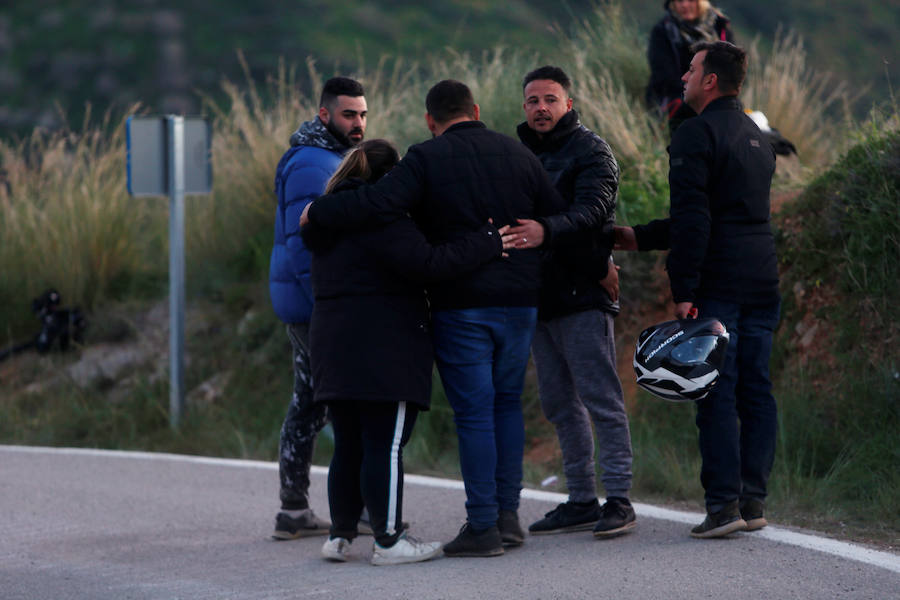 La búsqueda del pequeño Julen, desaparecido el pasado domingo después de precipitarse en un pozo en Málaga, ha superado ya las cien horas de complicados trabajos que todavía no han dado sus frutos. Desde la desaparición, los padres prosiguen con angustia la búsqueda del menor. El padre, José Rocío, es un feriante en paro, y la madre, Victoria María García, es empleada en una cadena de hamburgueserías y residen en la popular barriada de El Palo, en Málaga capital.