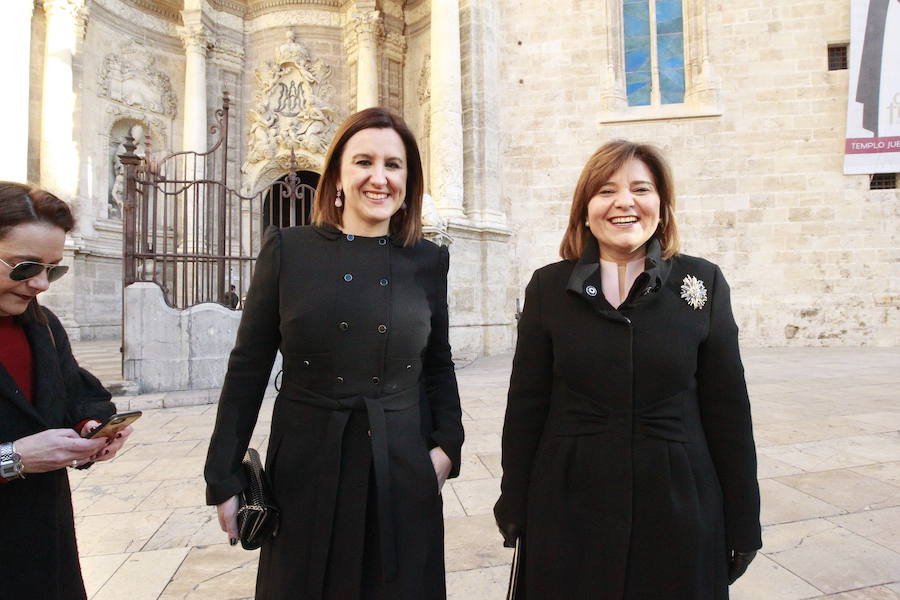 La ciudad de Valencia celebra este martes la fiesta de San Vicente Mártir, patrón de la archidiócesis y también de la capital valenciana, con misas solemnes, procesiones y bautizos de niños. San Vicente Mártir es patrono de la archidiócesis de Valencia y, dentro de ella, también de la propia capital valenciana, del distrito de Benimàmet, de las localidades de Guadassuar y Corbera y es titular, igualmente, de las parroquias de la pedanía de Venta de Gaeta, en el término de Cortes de Pallás, y de la del faro de Cullera, donde se le profesa enorme devoción porque el cuerpo de san Vicente apareció en una playa próxima tras ser arrojado al mar por sus verdugos con una rueda de molino atada al cuello.