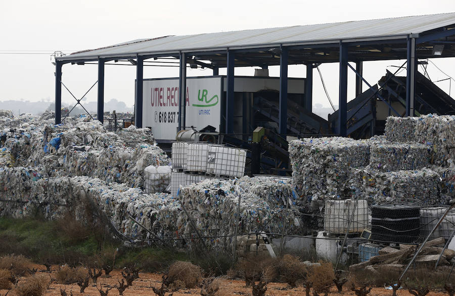 Fotos: Fotos de la planta que almacena 43.000 toneladas de residuos en Utiel