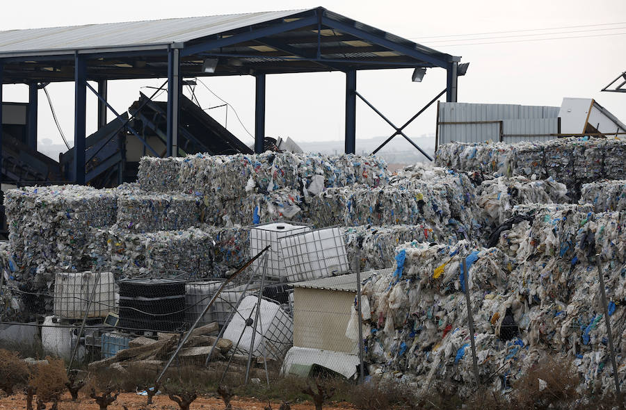 Fotos: Fotos de la planta que almacena 43.000 toneladas de residuos en Utiel