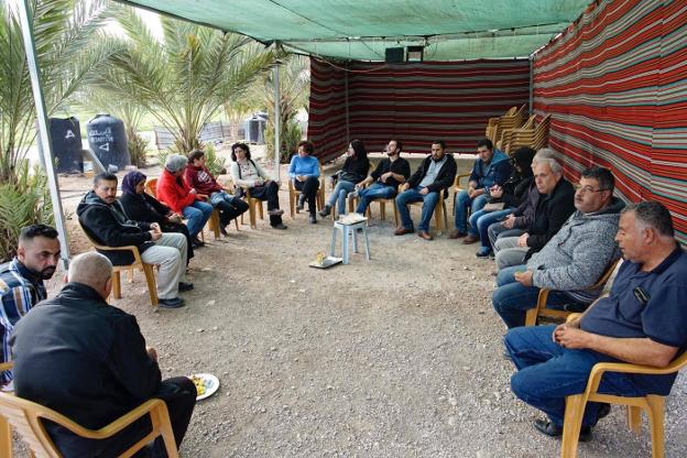La concejal de Cooperación al Desarrollo y Migración, Neus Fábregas, durante uno de los encuentros del viaje a Palestina. 