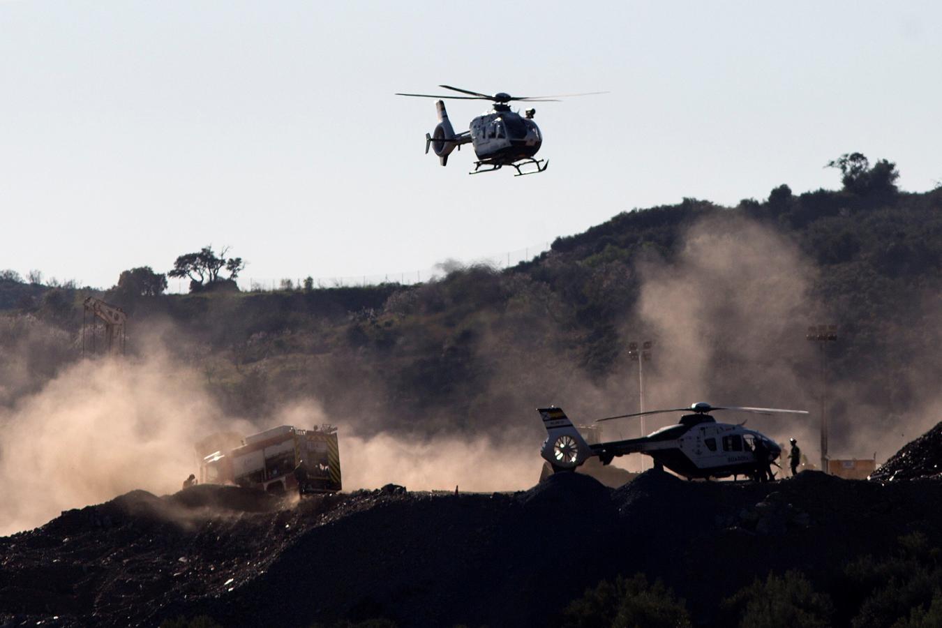 Tras 12 días de intensa búsqueda, el agónico rescate del pequeño Julen ha terminado con el peor de los desenlaces posibles. El niño, de dos años y medio ha sido encontrado muerto después de que los mineros conectaran la galería vertical construida durante la última semana con el pozo al que cayó el pequeño