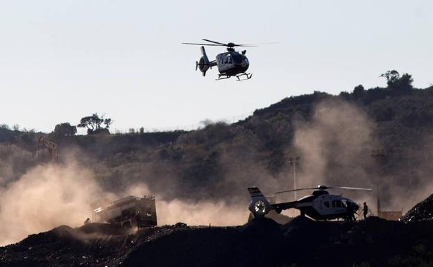 Tres helicopteros en la zona del rescate de Julen. 