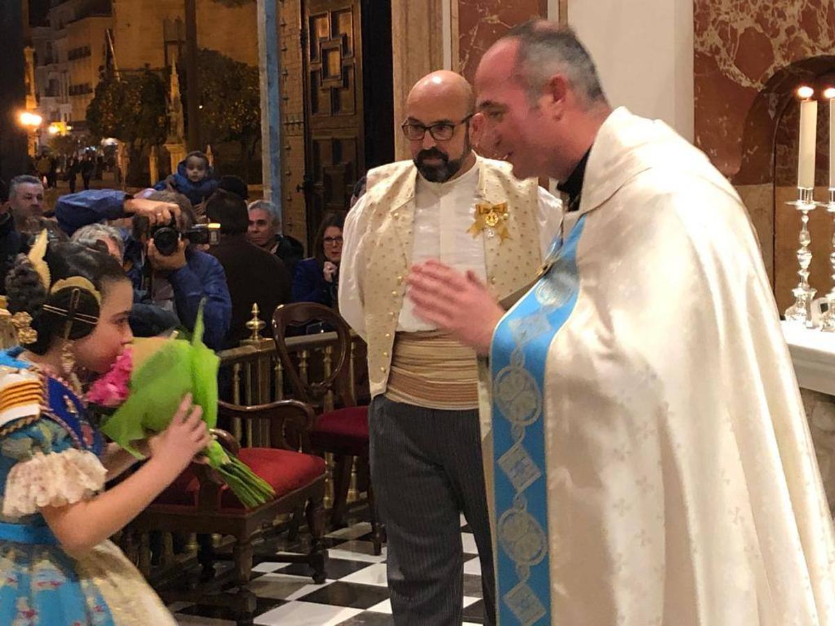 Marina y Civera visitan la Basilíca tras un intenso fin de semana que marca el inicio oficial de su reinado fallero