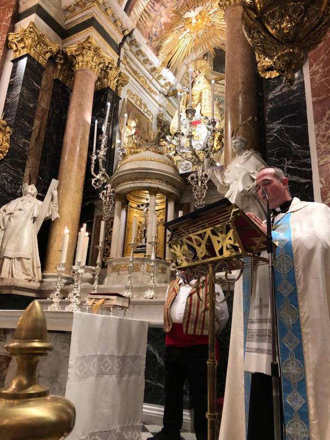 Marina y Civera visitan la Basilíca tras un intenso fin de semana que marca el inicio oficial de su reinado fallero