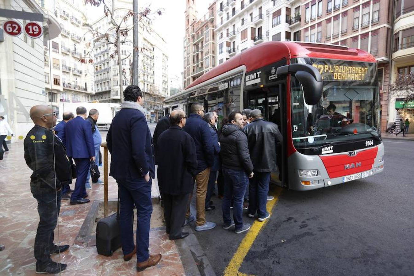 Fotos: Colapso en Valencia por los paros de EMT y Metrovalencia