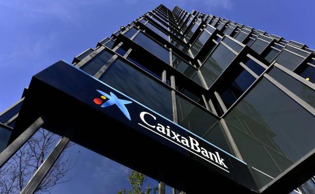 CaixaBank gana 1.985 millones en 2018, un 17,8 % más