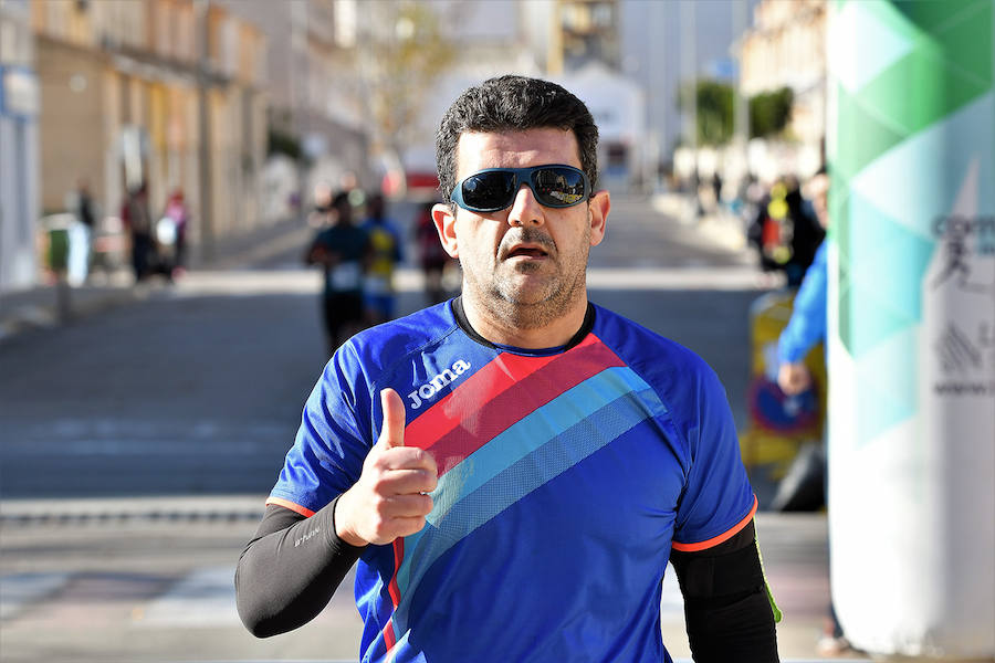 Fotos: Búscate en la 10K y Medio Maratón de Oliva 2019