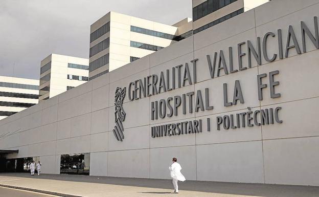 Edificio del Hospital La Fe situado en el Bulevar Sur de Valencia. 