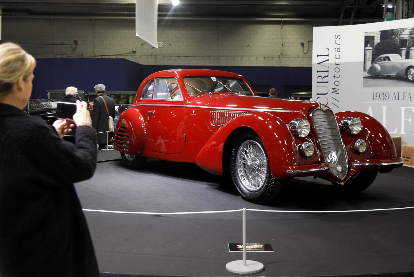 La exposición Retro Mobile muestra en París algunos de los coches clásicos más legendarios. Mercedes, Rolls Royce, Citröen y los Minis en su 60.º aniversario son algunos de los automóviles que se exhiben. El salón estará abierto hasta el 10 de febrero de 2019. 