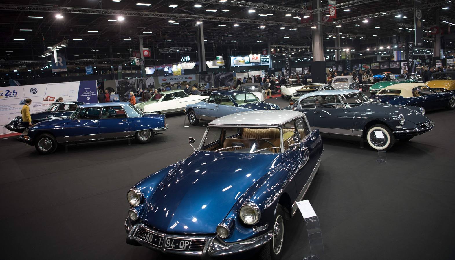 La exposición Retro Mobile muestra en París algunos de los coches clásicos más legendarios. Mercedes, Rolls Royce, Citröen y los Minis en su 60.º aniversario son algunos de los automóviles que se exhiben. El salón estará abierto hasta el 10 de febrero de 2019. 