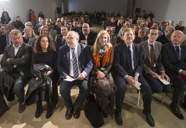 Dirigentes autonómicos, provinciales y locales durante la presentación de ayer. 