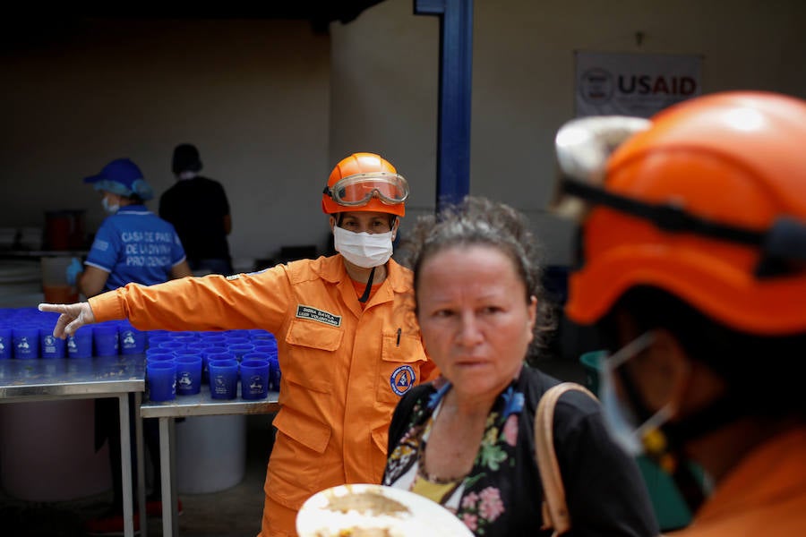 Los primeros envíos de asistencia llegan a la frontera con Colombia 