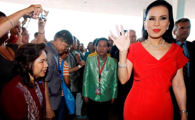 Fotografía de archivo tomada el 19 de agosto de 2008, muestra a la princesa Ubolratana Mahidol de Tailandia durante su visita a la Expo Zaragoza 2008. 