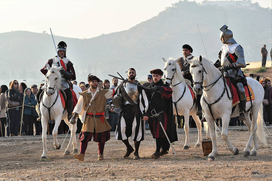 La localidad de la comarca de Camp de Turia celebra un fin de semana de puertas abiertas en el castillo. Más de 130 actores, cañones y caballerías reviven la batalla de Pavía, un acontecimiento que llevó hasta el municipio al rey Francisco I de Francia. 