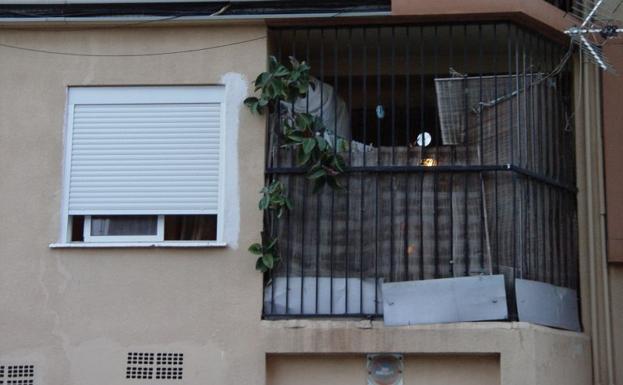 Vivienda de Paterna en la que se produjo el doble parricidio.