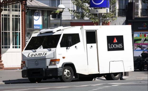 Un camión blindado de la empresa Loomis.