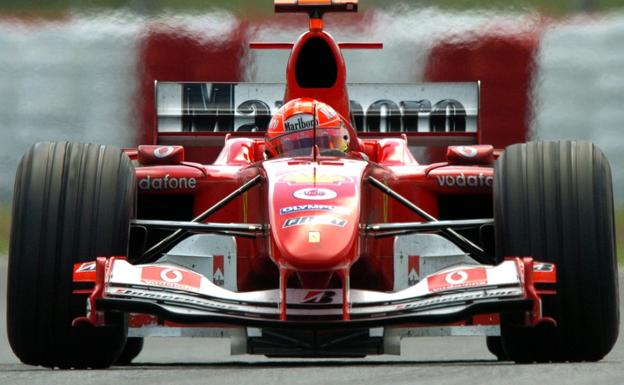 El Ferrari de Michael Schumacher en 2003, con publicidad de Marlboro.
