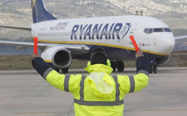 Un vuelo de Ryanair en el aeropuerto de Castellón. 