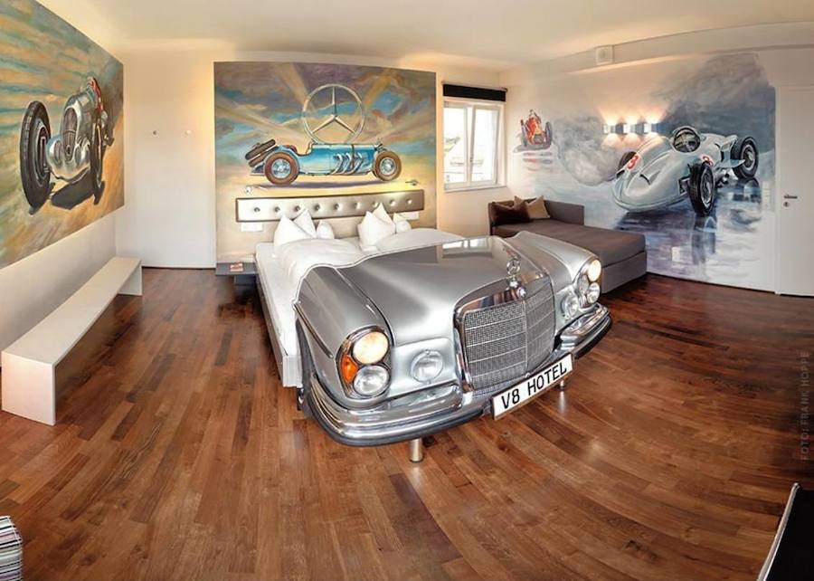 V8 Hotel