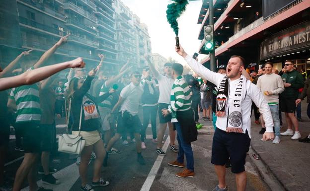 Fotos | El paso de los hinchas del Celtic por Valencia