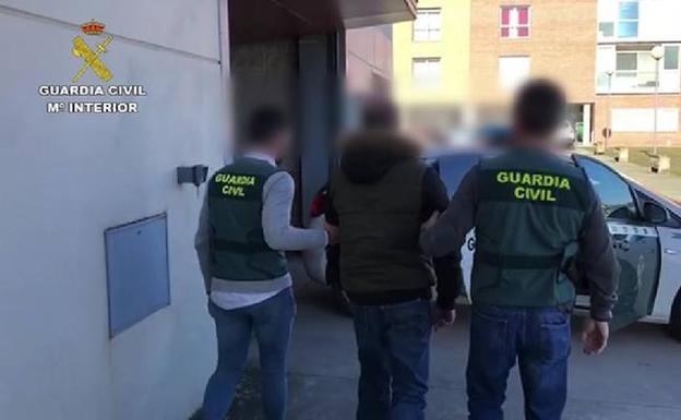 Uno de los detenidos por su presunta participación en la sustraccón de dos menores en Toledo.