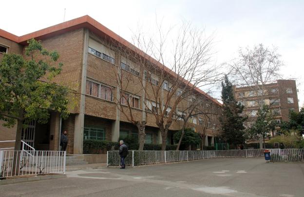 El edificio del colegio El Molí de Torrent, en el que se van a realizar reformas. 