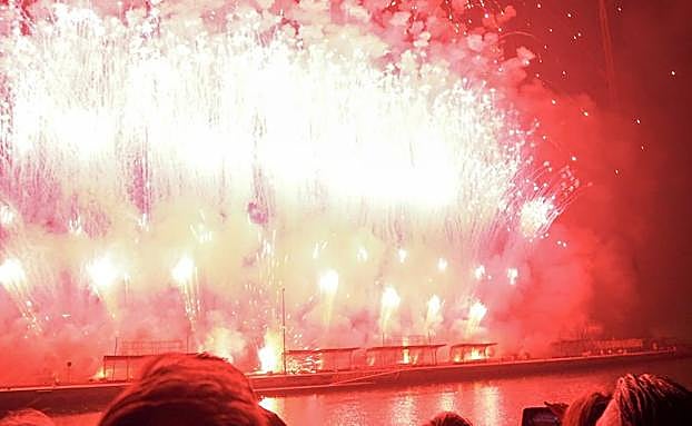 Mascletà vertical de Ricardo Caballer en las Fallas 2019. 