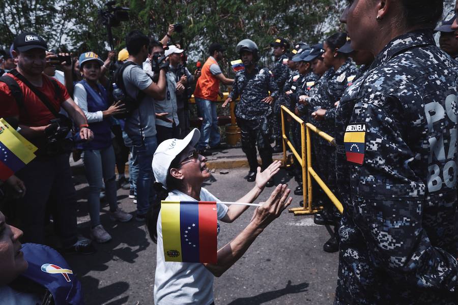 Más de 40 persontas resultaron heridas en el puente Ureña, frontera entre Colombia y Venezuela 