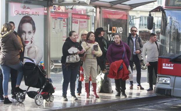 El comité de empresa de la EMT propondrá dos días de paros en Fallas