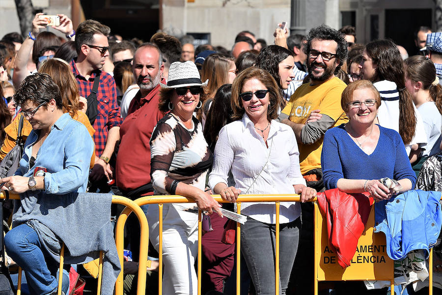 Fotos: Búscate en la mascletà del 2 de marzo de las Fallas de Valencia 2019