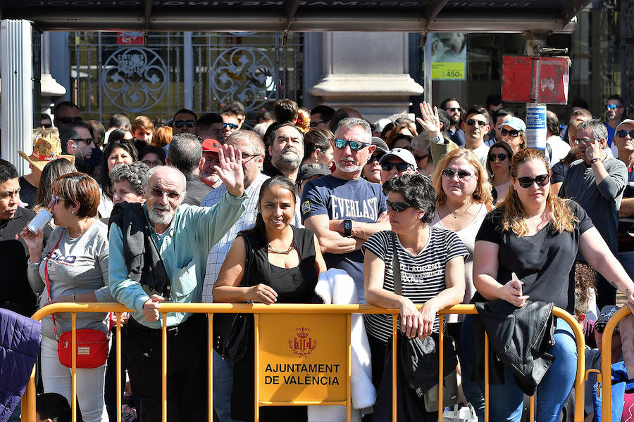 Fotos: Búscate en la mascletà del 2 de marzo de las Fallas de Valencia 2019