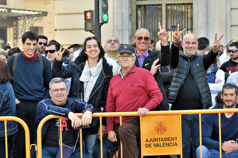 Fotos: Búscate en la mascletà del 2 de marzo de las Fallas de Valencia 2019