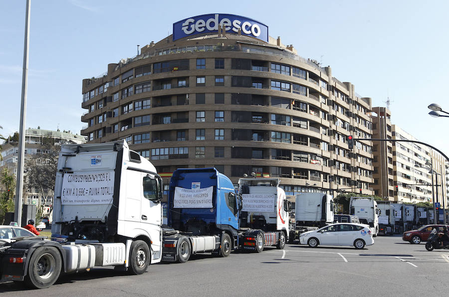 Fotos: Un centenar de camiones recorre el centro de Valencia