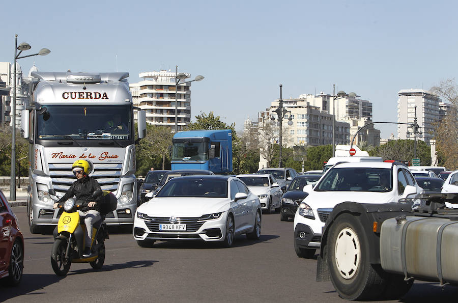 Fotos: Un centenar de camiones recorre el centro de Valencia