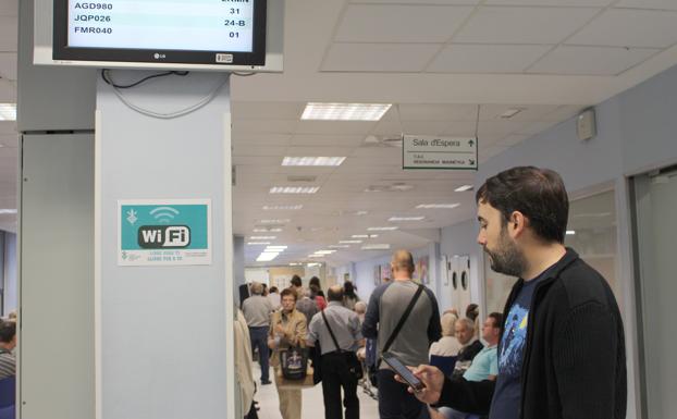 Wifi en el hospital | Sanidad implanta el wifi gratis en todos los hospitales valencianos: cómo saber la contraseña