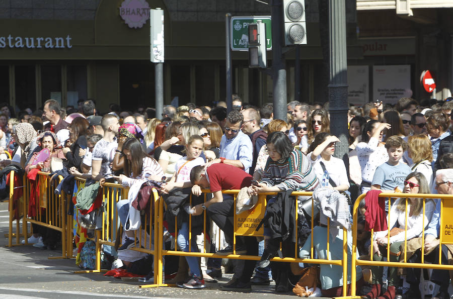 Las imágenes que deja el disparo de Pirotecnia del Mediterráneo en las Fallas de Valencia.