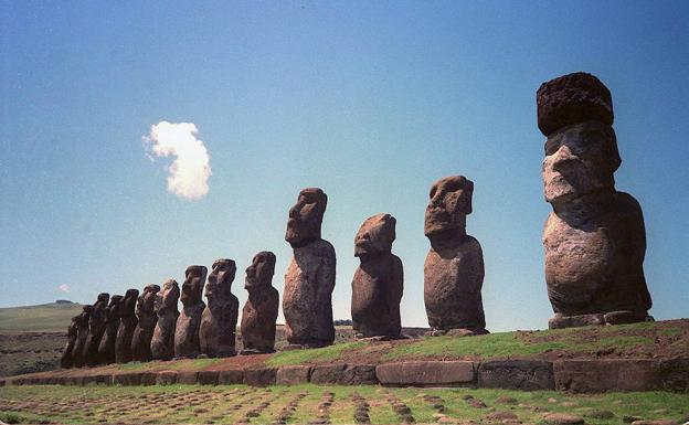 Monolitos de la isla de Pascua, en Chile.