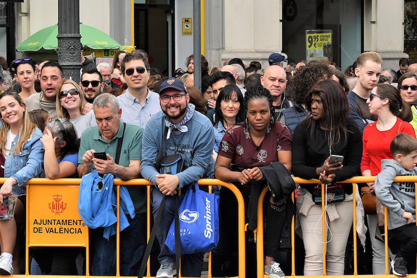 Fotos: Búscate en la mascletà de hoy