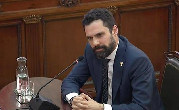 El presdient del Parlament, Roger Torrent, durante su declaración en el juicio.