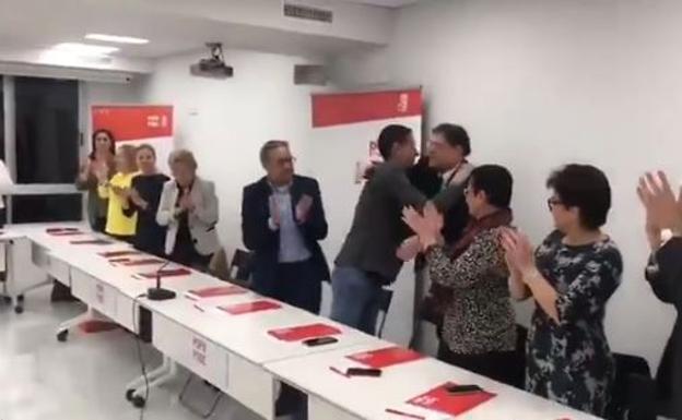 Así ha recibido la Comisión Ejecutiva Nacional del PSOE a Ximo Puig tras el adelanto electoral