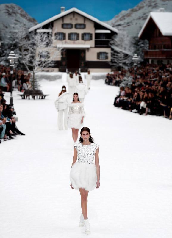 Fotos: Fotos del desfile de Chanel en la Semana de la Moda de París 2019, homenaje a Karld Lagerfeld