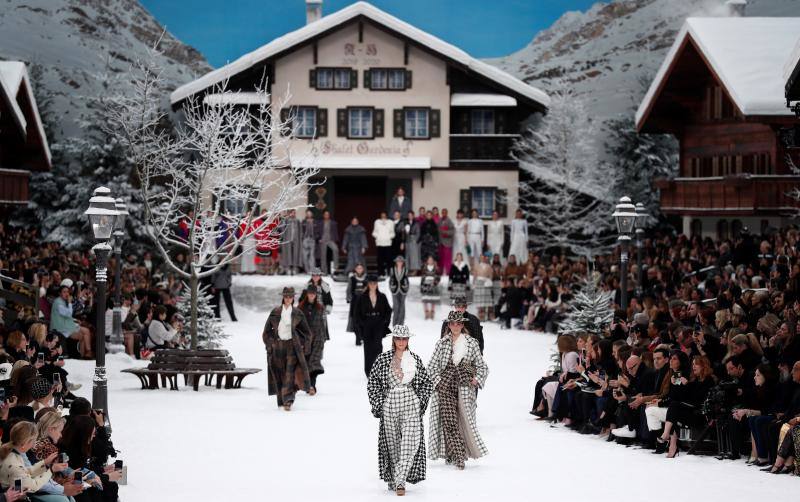 Fotos: Fotos del desfile de Chanel en la Semana de la Moda de París 2019, homenaje a Karld Lagerfeld