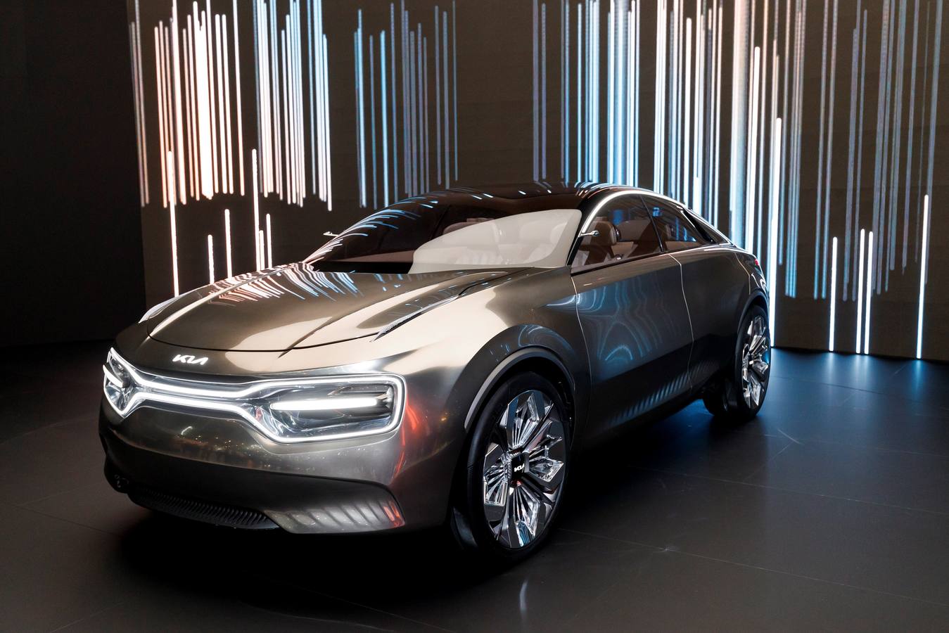 Vista del nuevo Kia Imagin Concept este martes durante la primera jornada abierta a la prensa del 89.º Salón Internacional del Motor de Ginebra (Suiza).