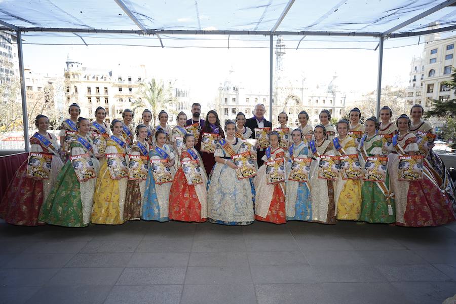 Fotos: Las falleras mayores de Valencia reciben el suplemento de Fallas de LAS PROVINCIAS