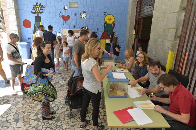 Los padres cargan contra Educación por dejarles sin voto en la jornada continua