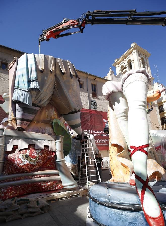 Comienza el montaje de las fallas de la sección Especial de las Fallas 2019.