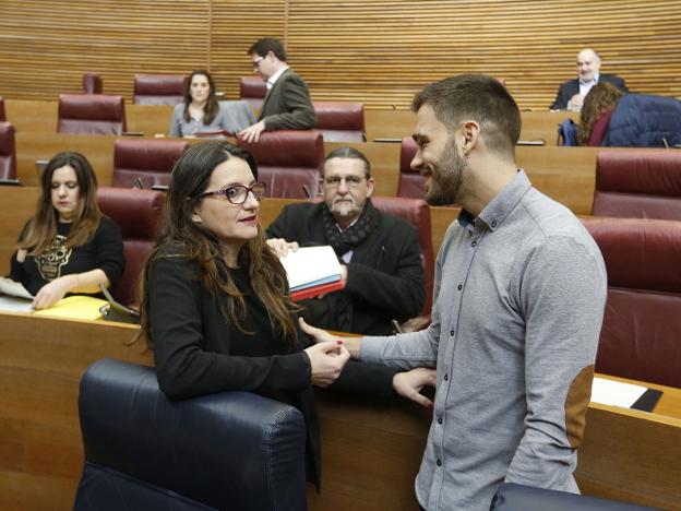 Mónica Oltra y Fran Ferri en Les Corts. 