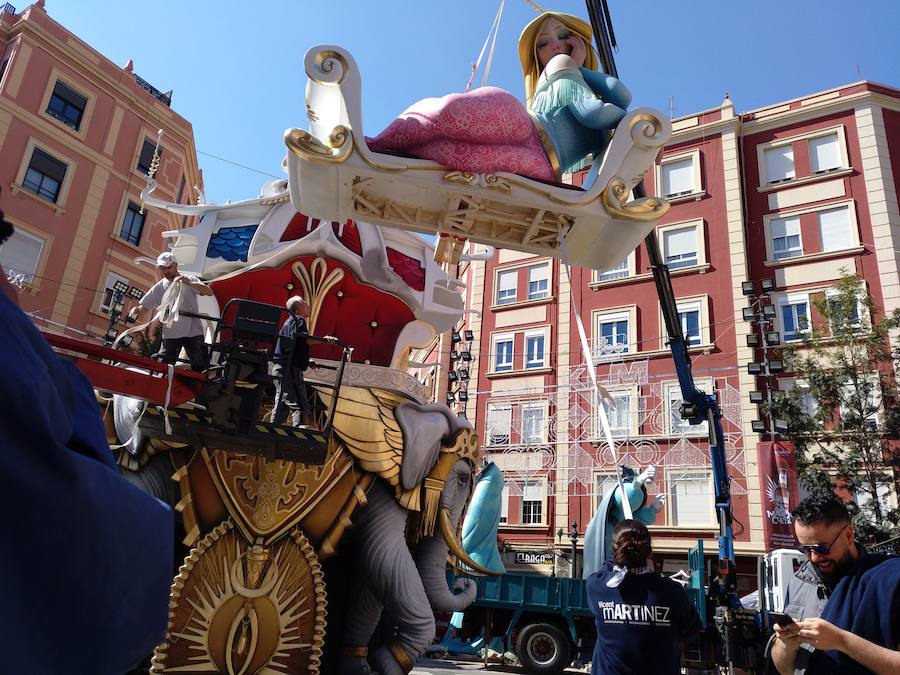 Comienza el montaje de las fallas de la sección Especial de las Fallas 2019.